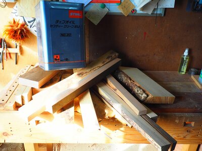 木工端材と一斗缶を活用してゴミ箱を作ります。