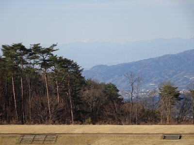 R3.4.22今日は晴天で、赤城山の裾野から、富士山が見えました。